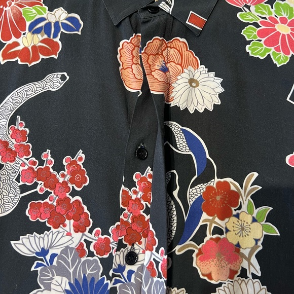 Men’s Yves Saint Laurent YSL button down shirt, size Medium (US 40) - Picture 3 of 4